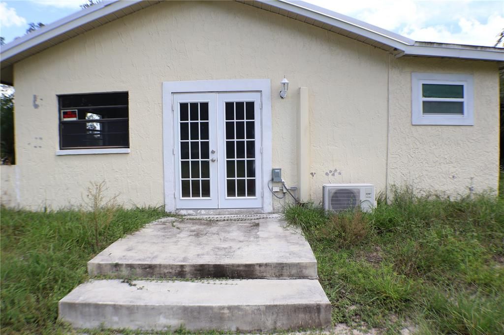 Activo con contrato: $369,000 (4 camas, 4 baños, 3190 Pies cuadrados)