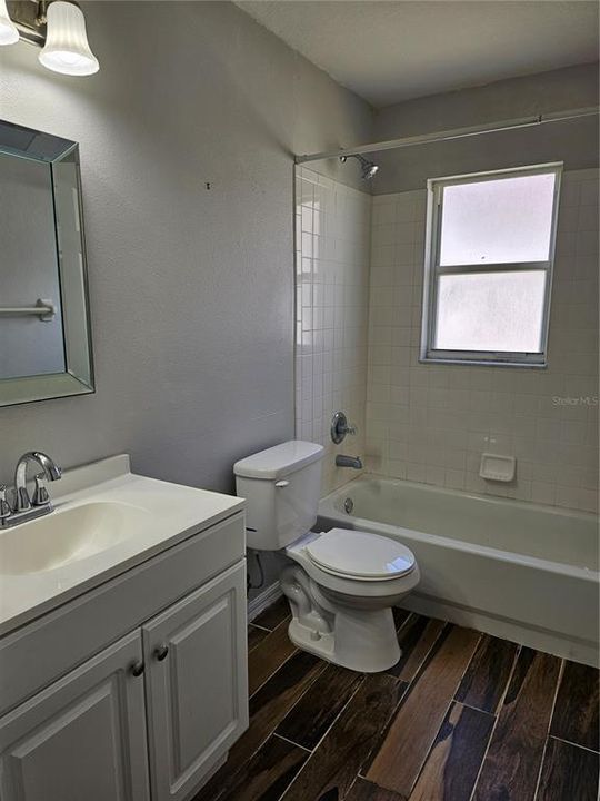 Под контрактом: $230,000 (3 спален, 2 ванн, 1317 Квадратных фут)