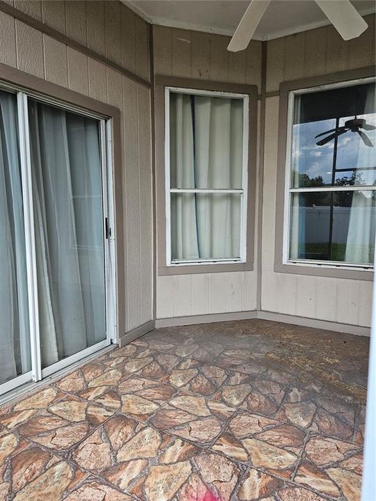 Под контрактом: $230,000 (3 спален, 2 ванн, 1317 Квадратных фут)