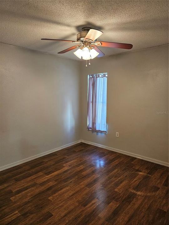 Под контрактом: $230,000 (3 спален, 2 ванн, 1317 Квадратных фут)