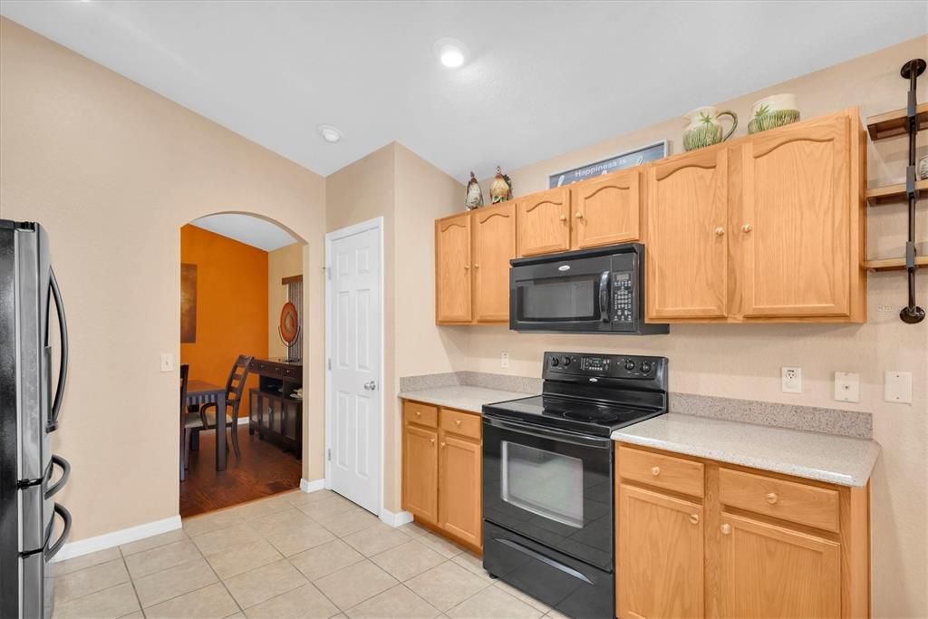 На продажу: $399,000 (4 спален, 3 ванн, 2061 Квадратных фут)