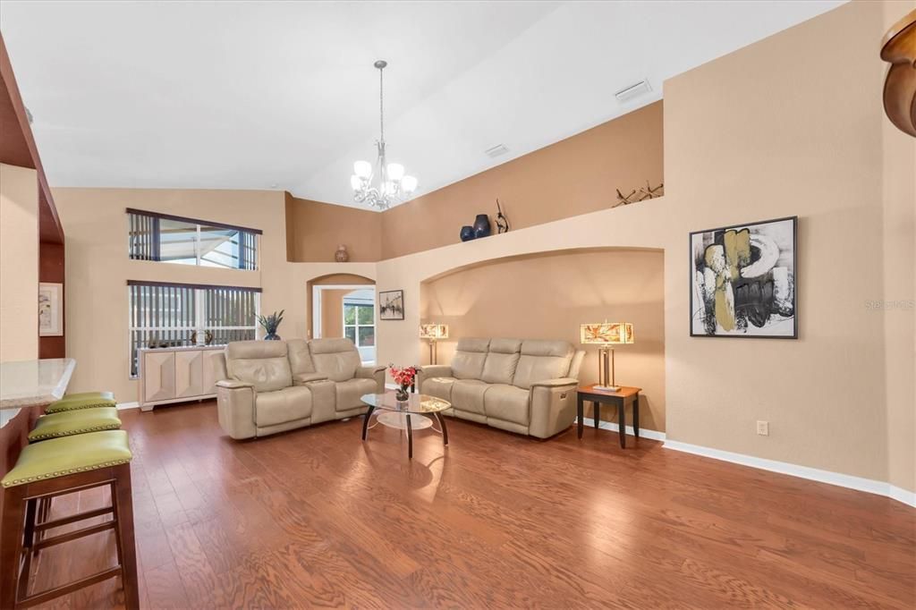 На продажу: $399,000 (4 спален, 3 ванн, 2061 Квадратных фут)