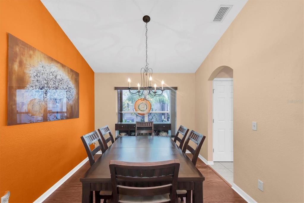 На продажу: $399,000 (4 спален, 3 ванн, 2061 Квадратных фут)