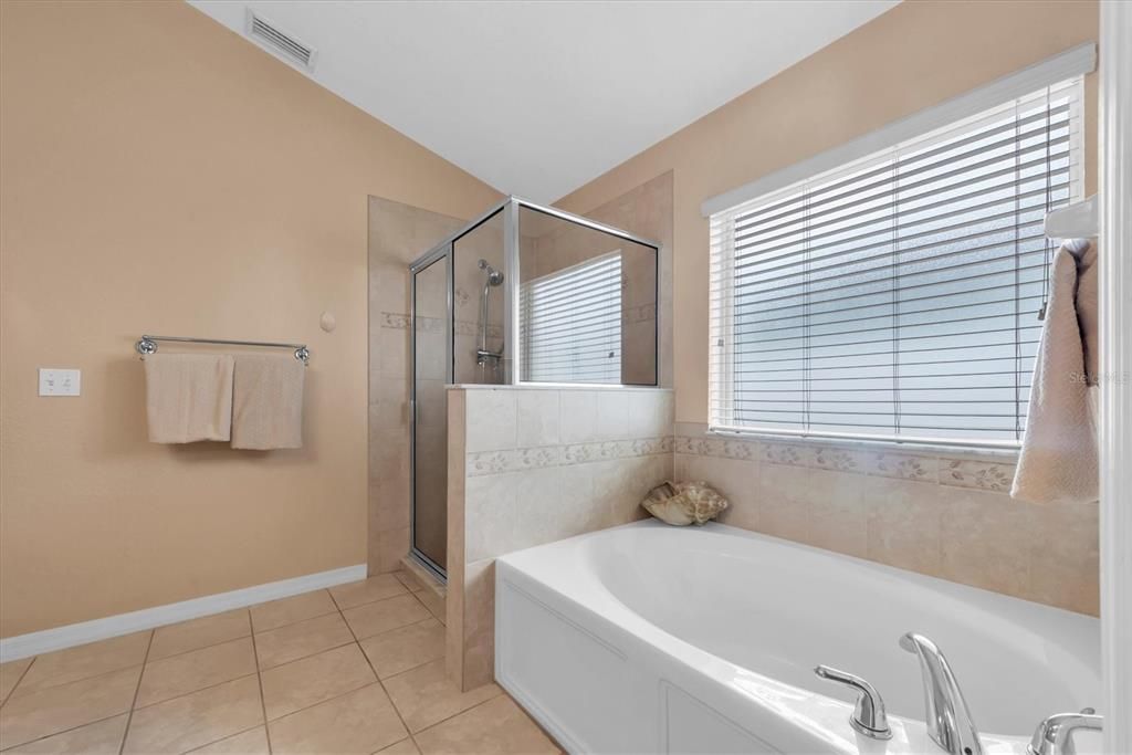 На продажу: $399,000 (4 спален, 3 ванн, 2061 Квадратных фут)