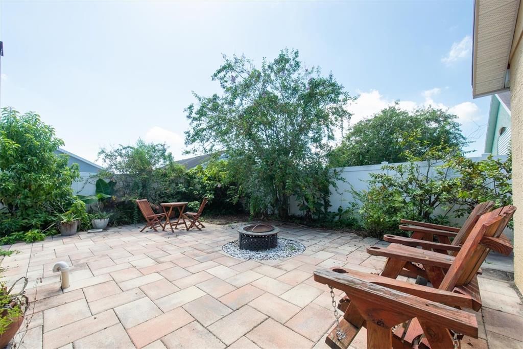 На продажу: $399,000 (4 спален, 3 ванн, 2061 Квадратных фут)