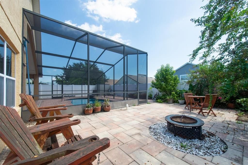 На продажу: $399,000 (4 спален, 3 ванн, 2061 Квадратных фут)