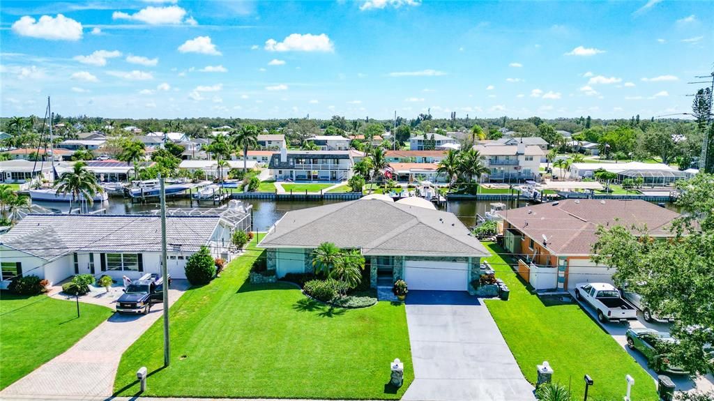 En Venta: $829,000 (3 camas, 2 baños, 2324 Pies cuadrados)