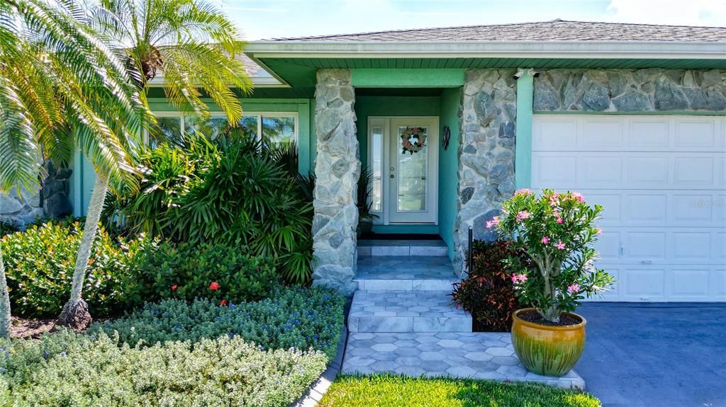 En Venta: $829,000 (3 camas, 2 baños, 2324 Pies cuadrados)