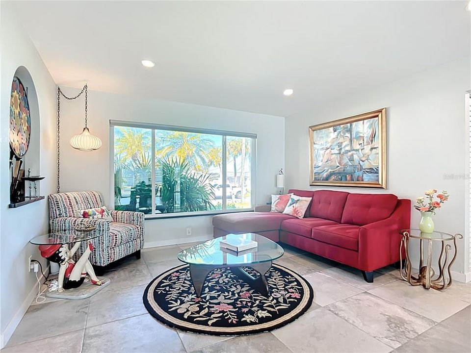 En Venta: $829,000 (3 camas, 2 baños, 2324 Pies cuadrados)