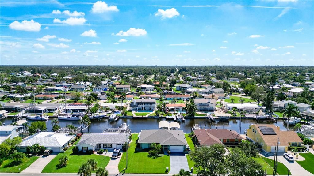 En Venta: $829,000 (3 camas, 2 baños, 2324 Pies cuadrados)