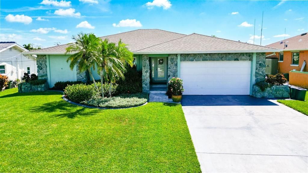 En Venta: $829,000 (3 camas, 2 baños, 2324 Pies cuadrados)