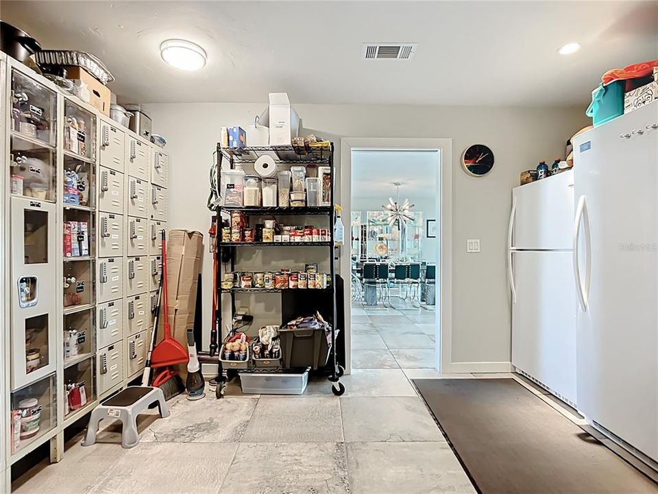 En Venta: $829,000 (3 camas, 2 baños, 2324 Pies cuadrados)