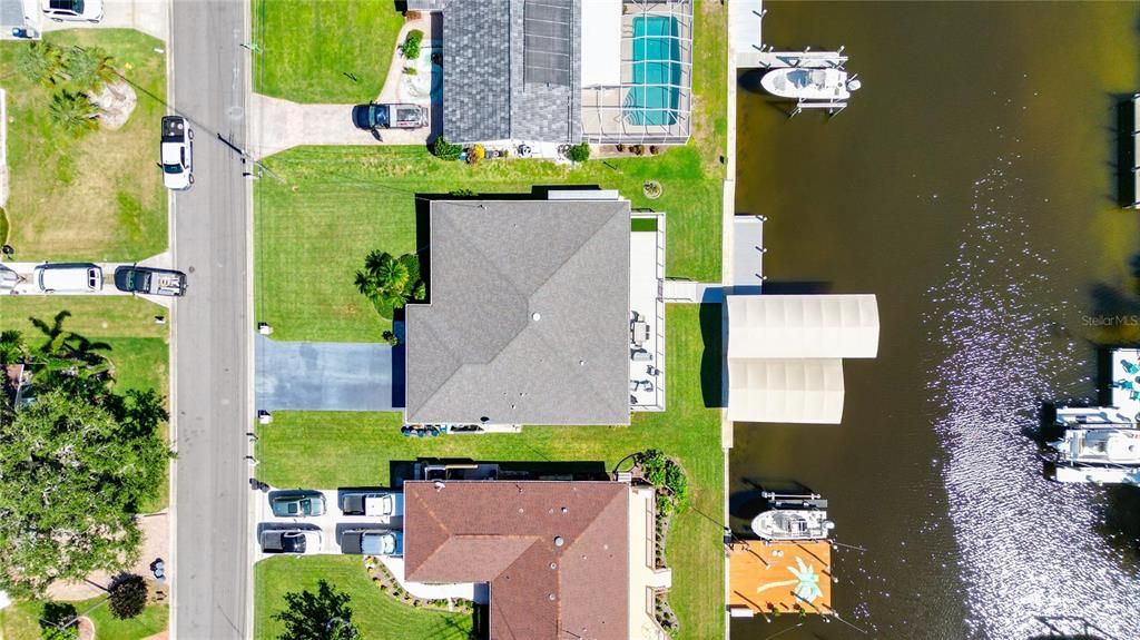 En Venta: $829,000 (3 camas, 2 baños, 2324 Pies cuadrados)