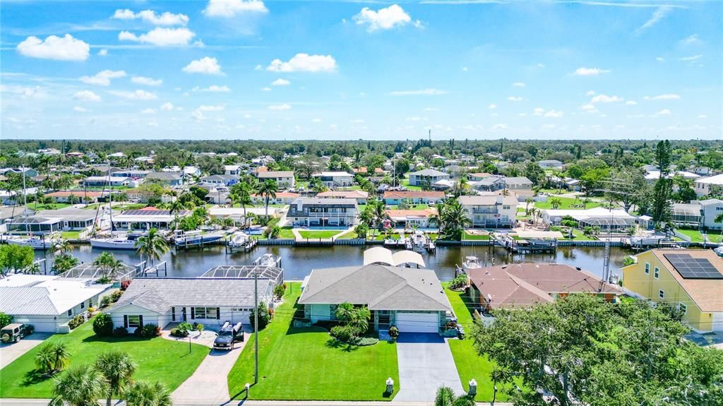 En Venta: $829,000 (3 camas, 2 baños, 2324 Pies cuadrados)