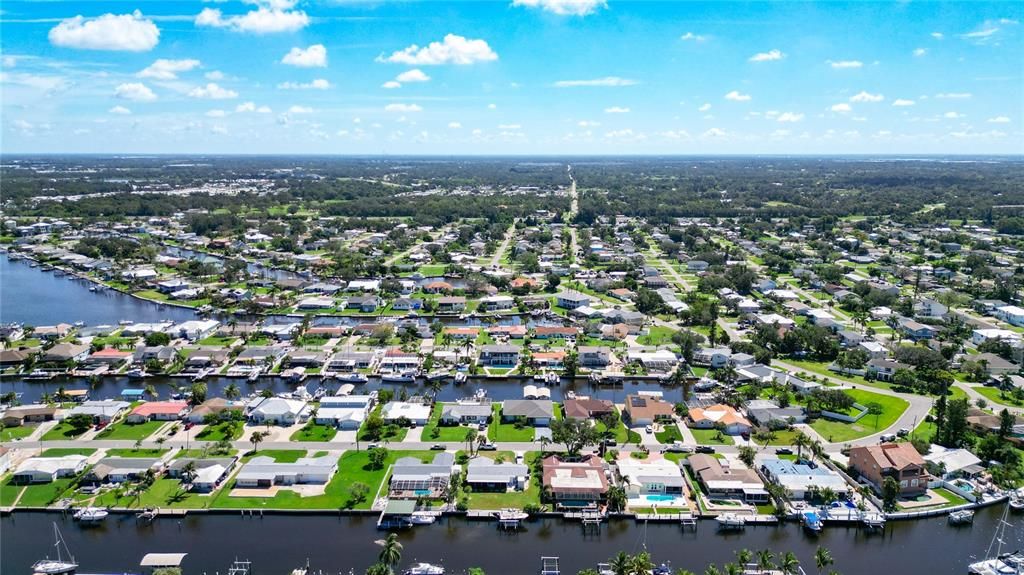 En Venta: $829,000 (3 camas, 2 baños, 2324 Pies cuadrados)