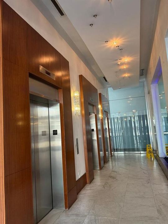 出租: $3,500 (1 贝兹, 1 浴室, 776 平方英尺)