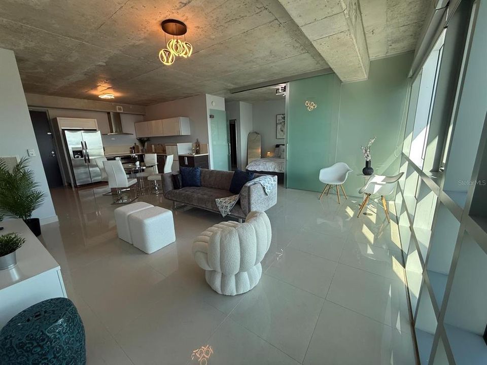 出租: $3,500 (1 贝兹, 1 浴室, 776 平方英尺)