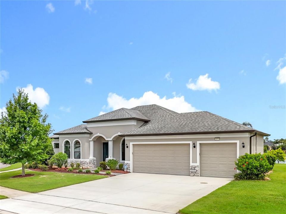 Recently Sold: $785,000 (4 beds, 3 baths, 2423 Square Feet)