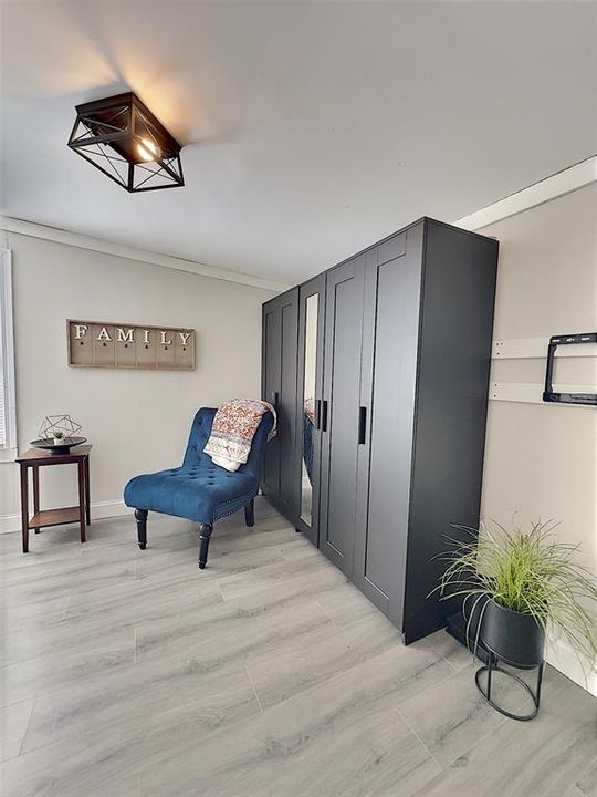 合同活跃: $239,900 (2 贝兹, 1 浴室, 1190 平方英尺)