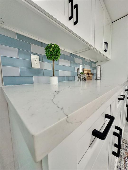 合同活跃: $239,900 (2 贝兹, 1 浴室, 1190 平方英尺)