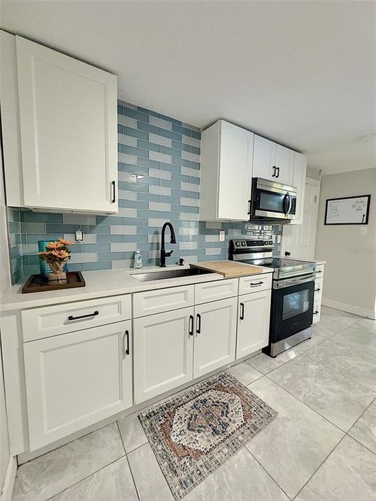 合同活跃: $239,900 (2 贝兹, 1 浴室, 1190 平方英尺)