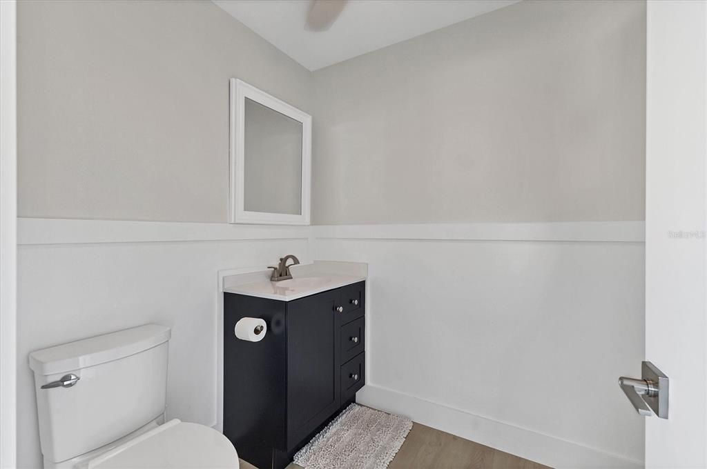 出租: $10,000 (3 贝兹, 2 浴室, 1882 平方英尺)