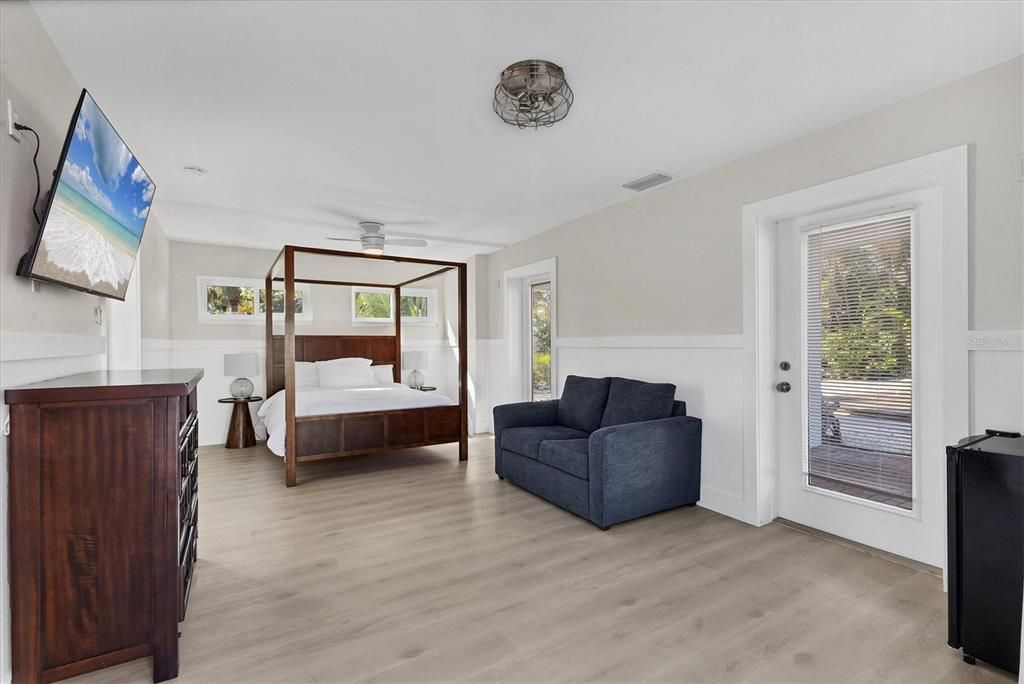 出租: $10,000 (3 贝兹, 2 浴室, 1882 平方英尺)