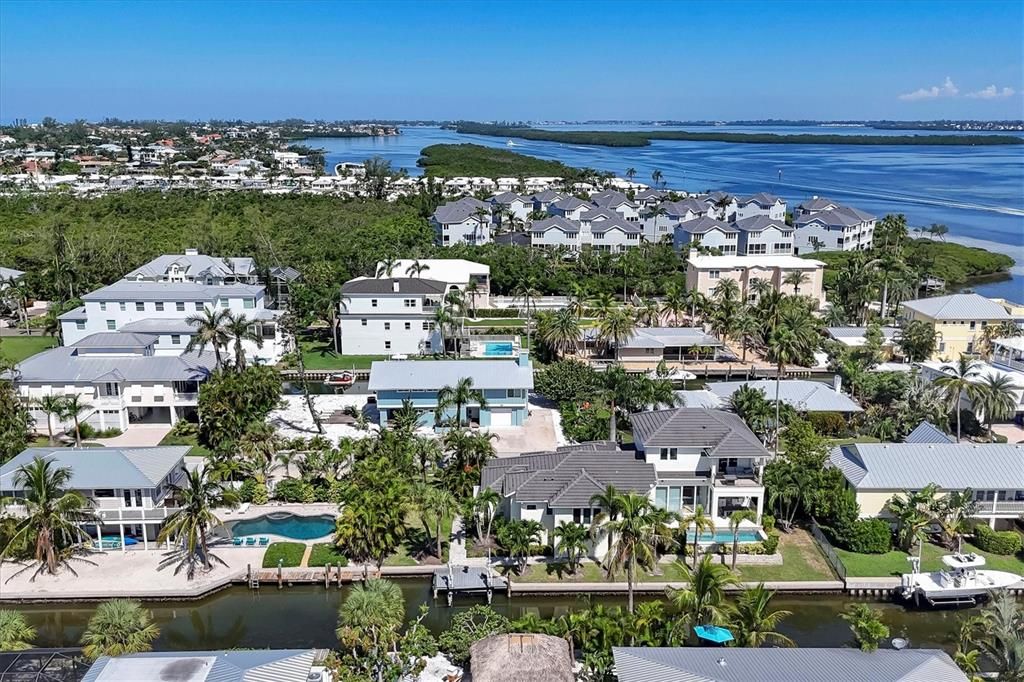 出租: $10,000 (3 贝兹, 2 浴室, 1882 平方英尺)