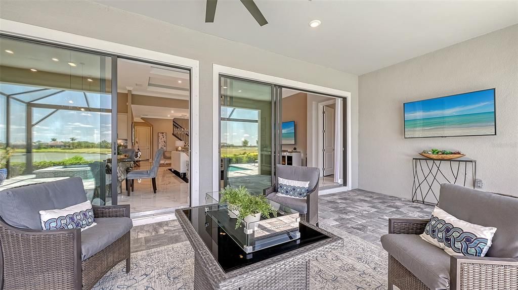 合同活跃: $1,599,000 (4 贝兹, 4 浴室, 3963 平方英尺)