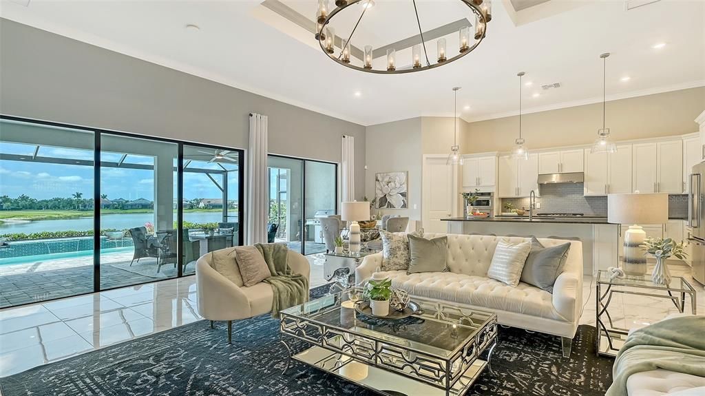 合同活跃: $1,599,000 (4 贝兹, 4 浴室, 3963 平方英尺)