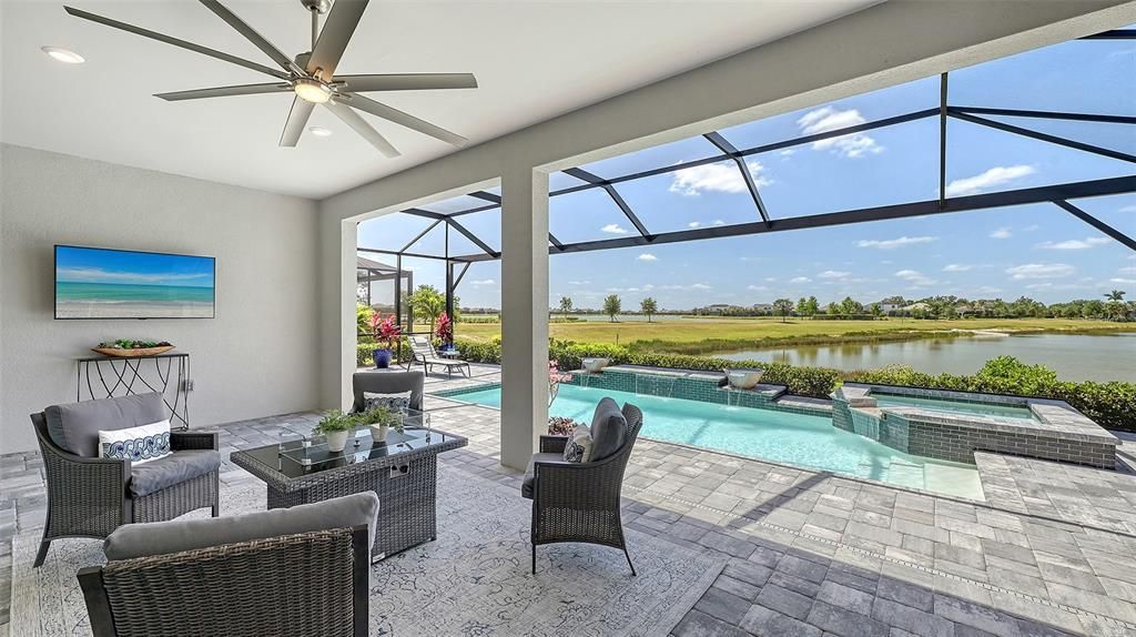 合同活跃: $1,599,000 (4 贝兹, 4 浴室, 3963 平方英尺)