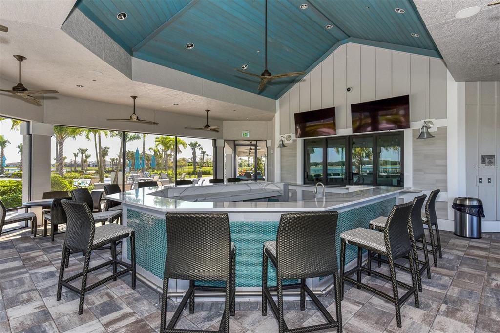 合同活跃: $1,599,000 (4 贝兹, 4 浴室, 3963 平方英尺)