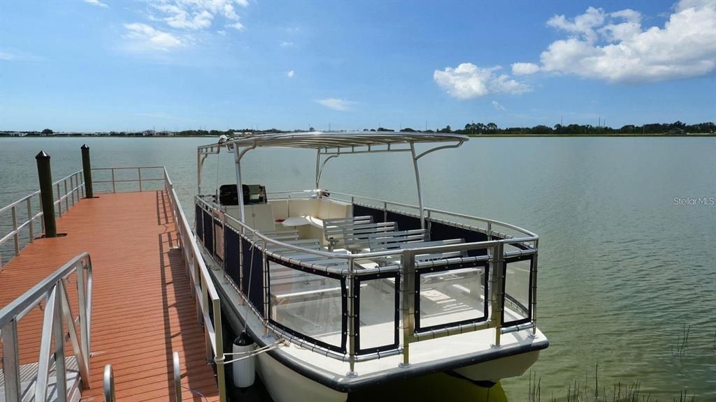 合同活跃: $1,599,000 (4 贝兹, 4 浴室, 3963 平方英尺)