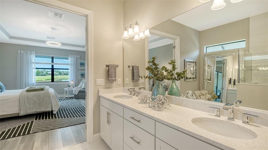 合同活跃: $1,599,000 (4 贝兹, 4 浴室, 3963 平方英尺)