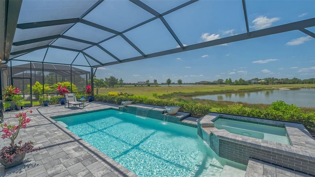 合同活跃: $1,599,000 (4 贝兹, 4 浴室, 3963 平方英尺)