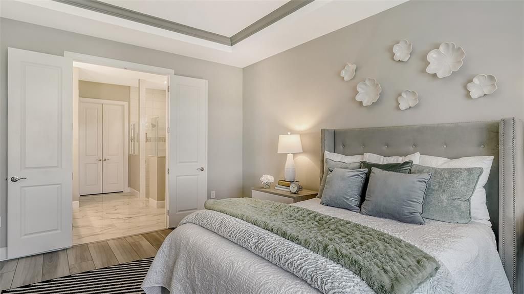 合同活跃: $1,599,000 (4 贝兹, 4 浴室, 3963 平方英尺)