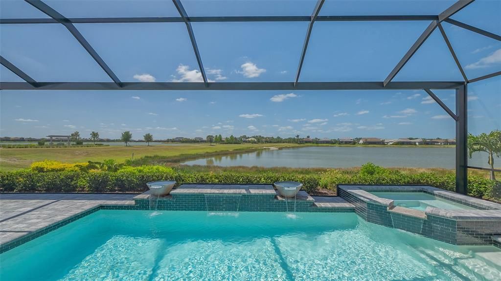 合同活跃: $1,599,000 (4 贝兹, 4 浴室, 3963 平方英尺)