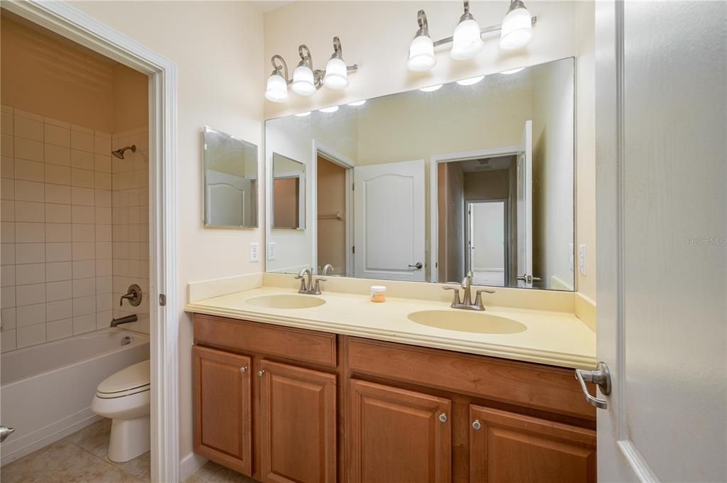 Active With Contract: $289,999 (4 beds, 2 baths, 1861 Square Feet)