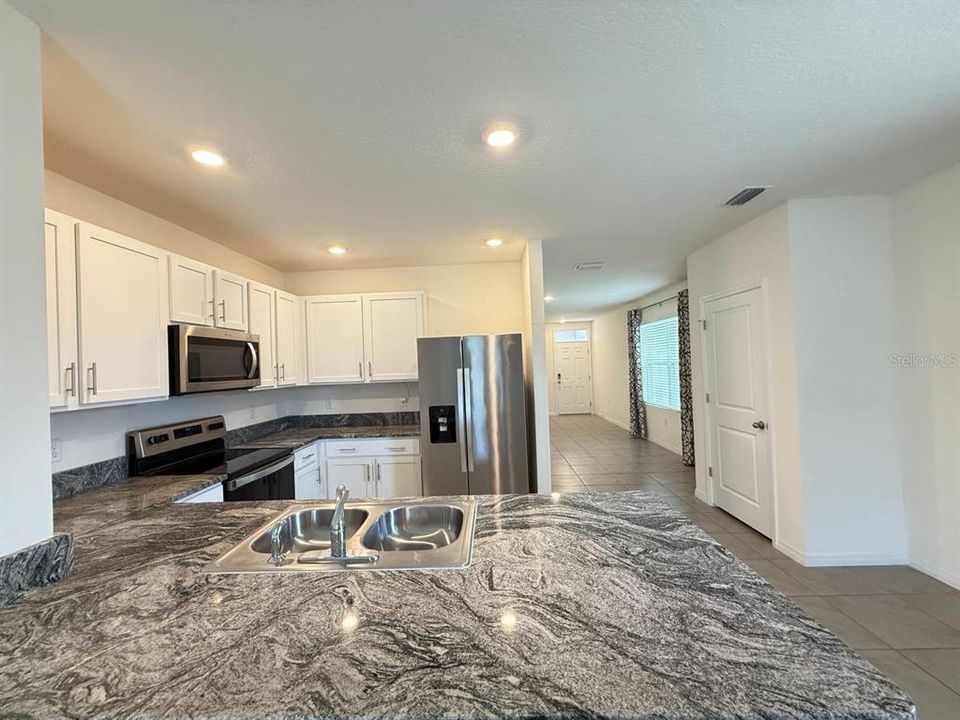 出租: $2,200 (3 贝兹, 2 浴室, 1516 平方英尺)