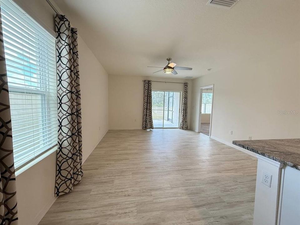 出租: $2,200 (3 贝兹, 2 浴室, 1516 平方英尺)