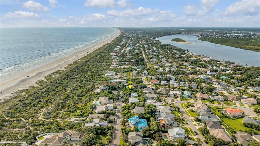 На продажу: $1,300,000 (0.22 acres)