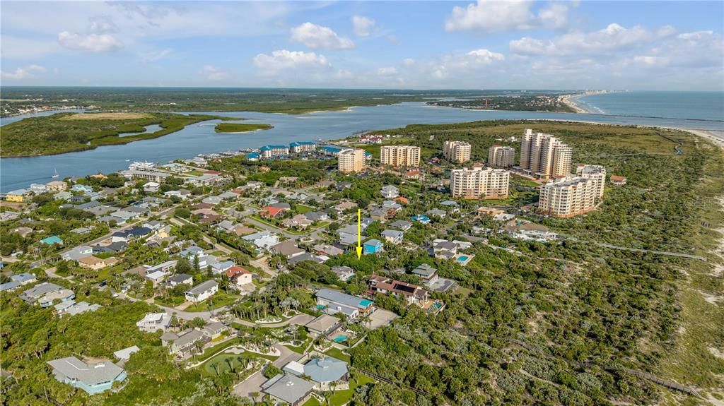 На продажу: $1,300,000 (0.22 acres)