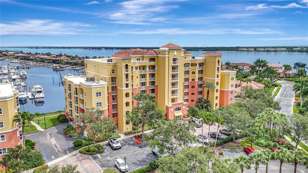 For Sale: $2,200,000 (3 beds, 4 baths, 4244 Square Feet)