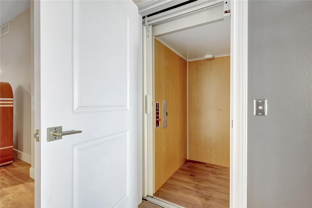 For Sale: $2,200,000 (3 beds, 4 baths, 4244 Square Feet)