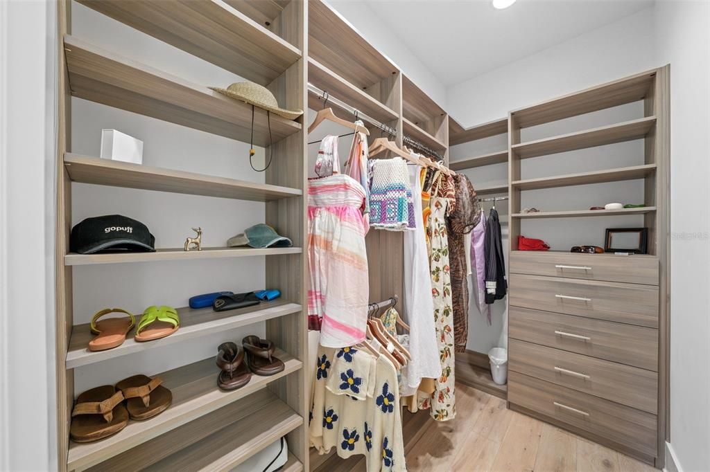 For Sale: $5,799,999 (5 beds, 5 baths, 5178 Square Feet)