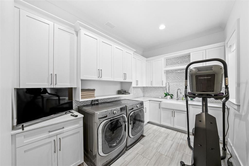 For Sale: $5,799,999 (5 beds, 5 baths, 5178 Square Feet)