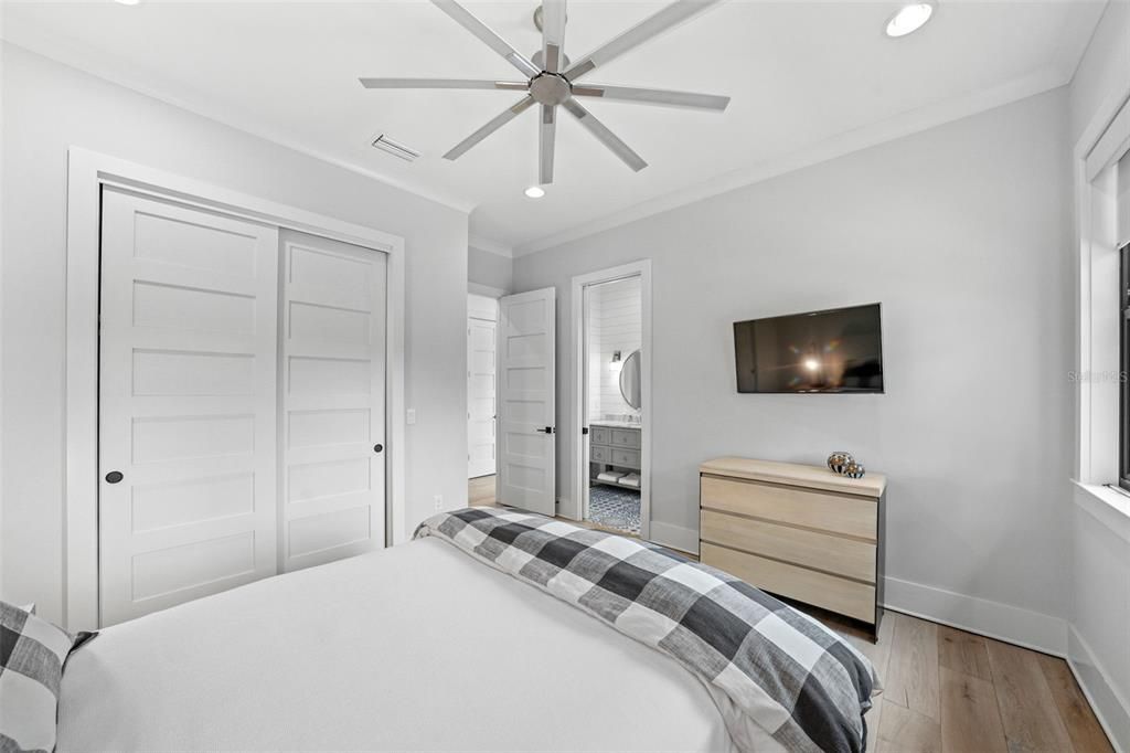 For Sale: $5,799,999 (5 beds, 5 baths, 5178 Square Feet)