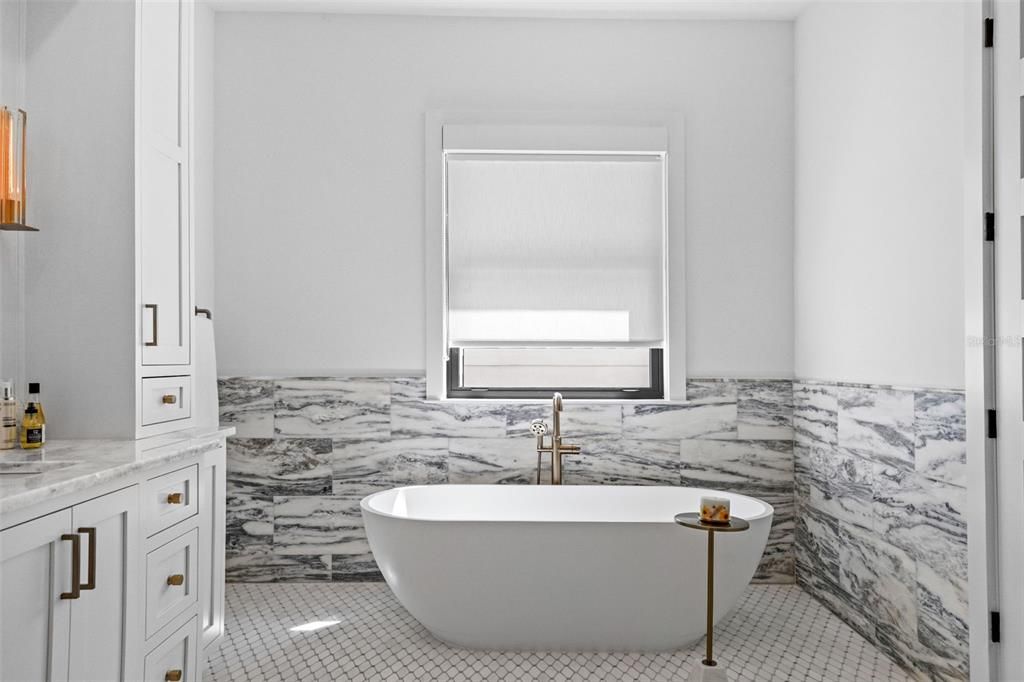 For Sale: $5,799,999 (5 beds, 5 baths, 5178 Square Feet)