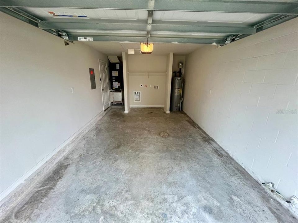 待售: $399,000 (4 贝兹, 0 浴室, 1957 平方英尺)