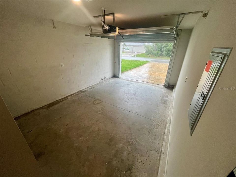 待售: $399,000 (4 贝兹, 0 浴室, 1957 平方英尺)